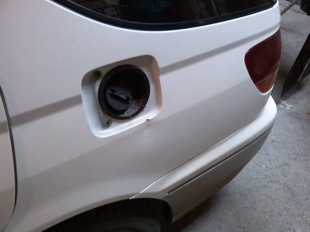 Rear bumper and fuel door detail